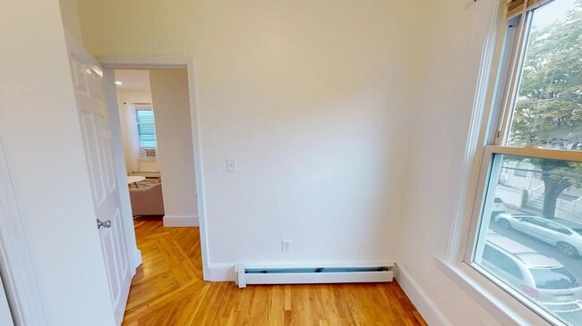 Building Photo - 21 Rossmore St