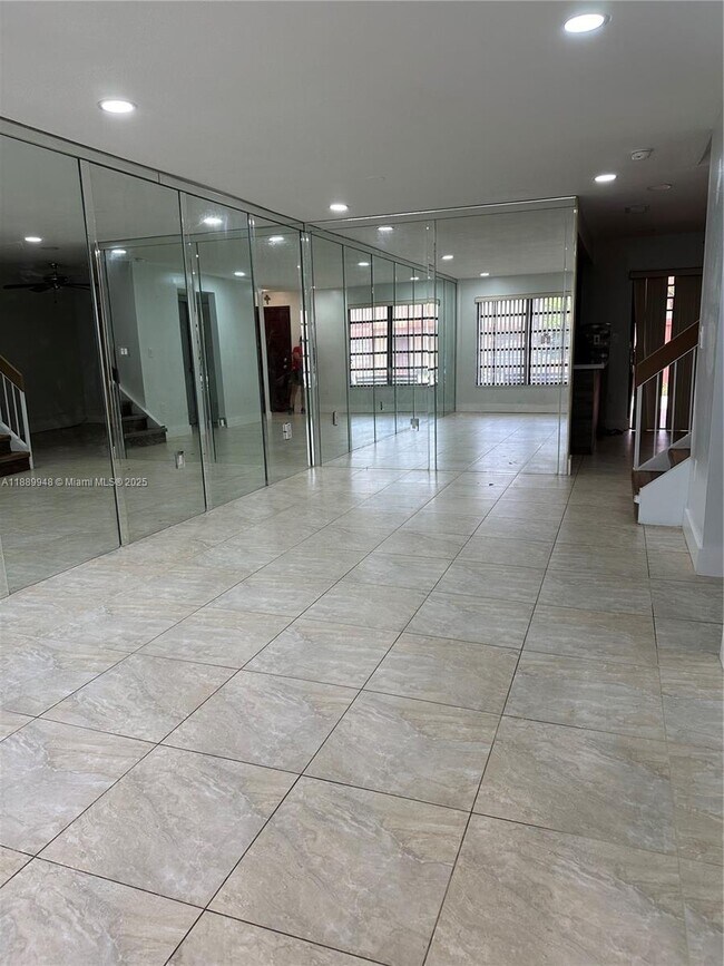 Foto del edificio - 5912 SW 133rd Ct