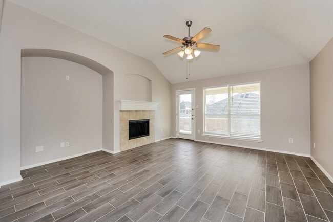 Building Photo - 14104 Golden Pass Rd