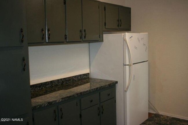 Building Photo - 3147 Mesa Trail