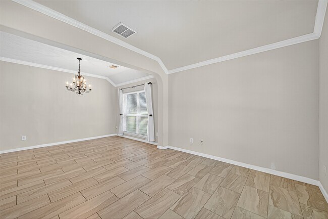 Foto del edificio - 7902 Fall Hollow Dr