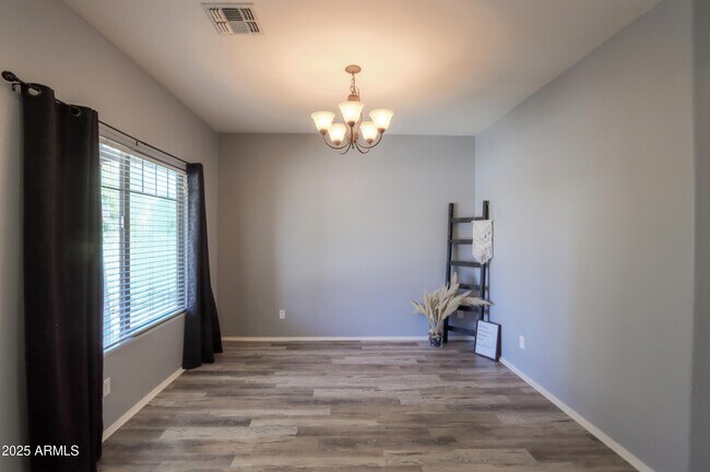 Foto del edificio - 22121 Greenland Park Dr