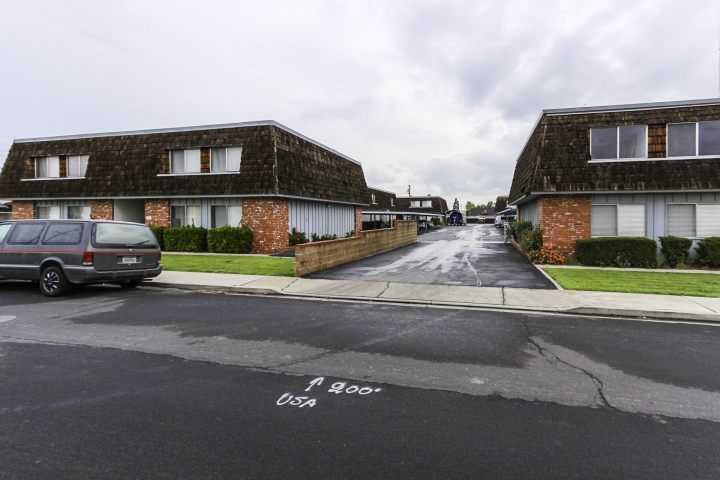 Primary Photo - Stewart Apartments