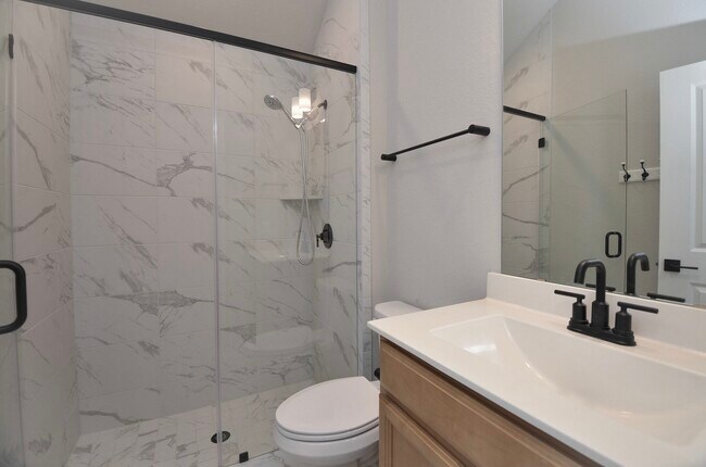 Foto del edificio - 18426 Bluebird Br Ln