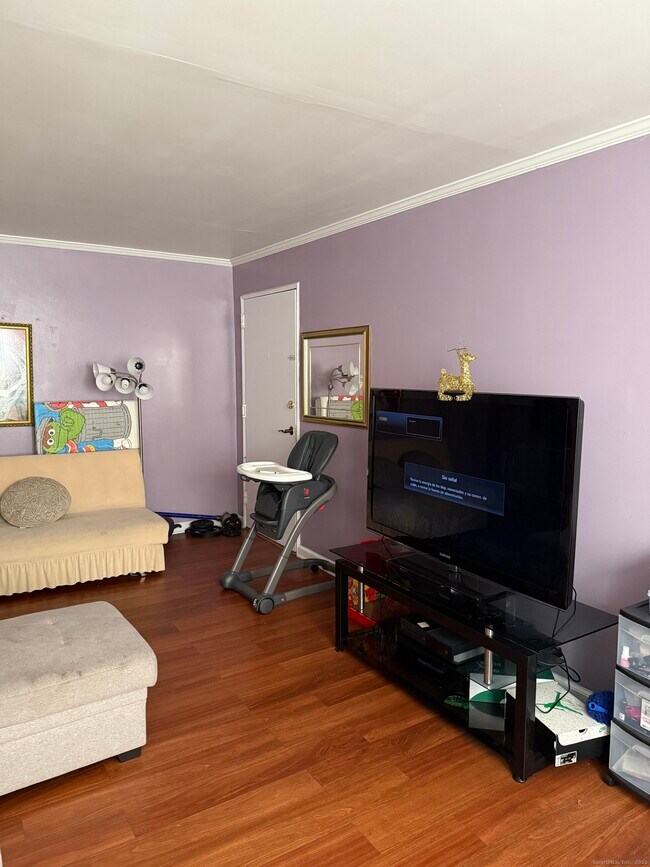 Foto del edificio - 1084 E Main St