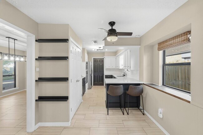 Foto del edificio - 6231 Autumn Forest Dr