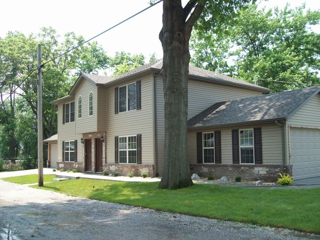 Building Photo - 108 Barnsback St