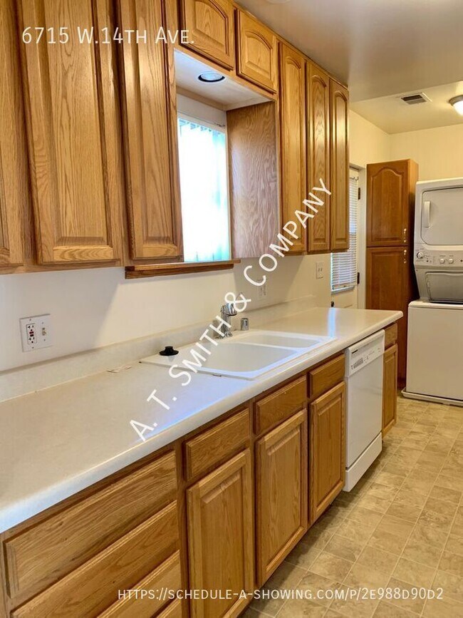 Foto del edificio - 6715 W.14th Ave.-