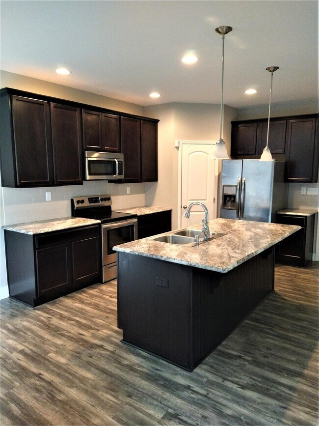 Building Photo - 136 Amen Corner Way