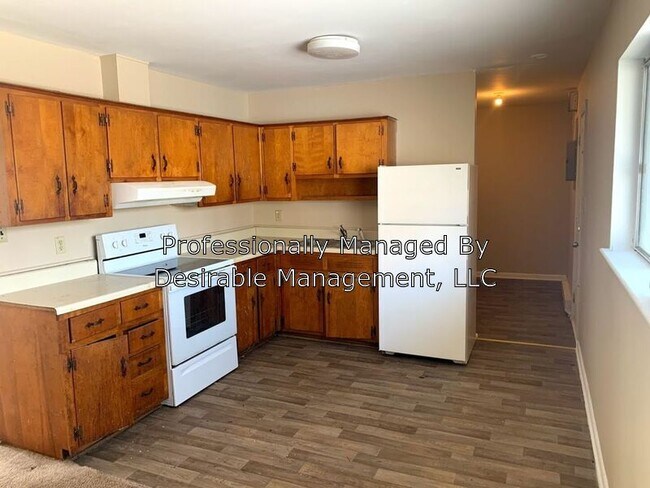 Building Photo - 905 Glenrock Dr