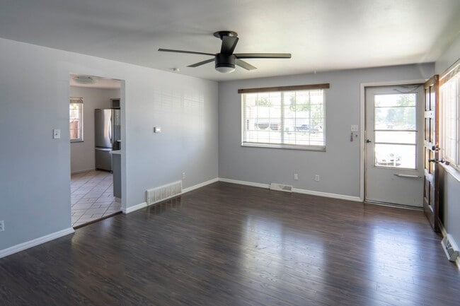 Building Photo - Spacious 3BR Duplex in Lakewood