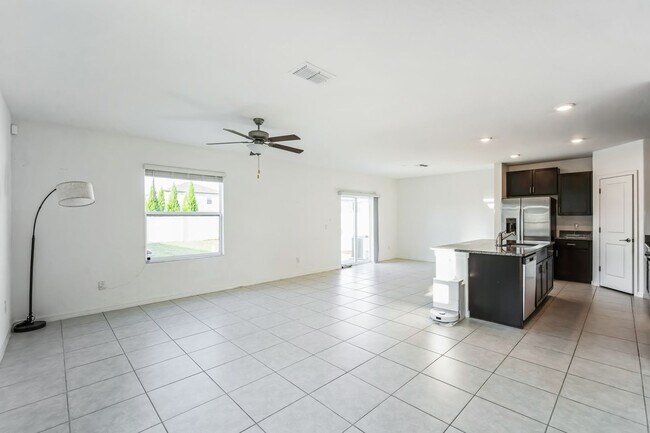 Foto del edificio - Modern Home 4-Bed, 2.5 Bath | Prime Riverv...