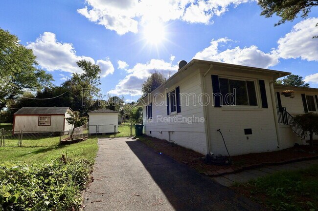 Building Photo - 9107 Mapleview Ave