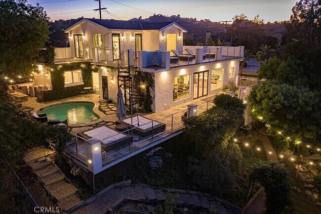 Foto del edificio - 3642 Alta Mesa Dr