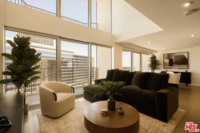 Building Photo - 2025 Ave of the Stars