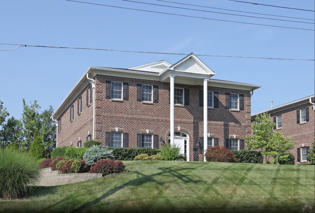 Building Photo - Oak Hill Manor