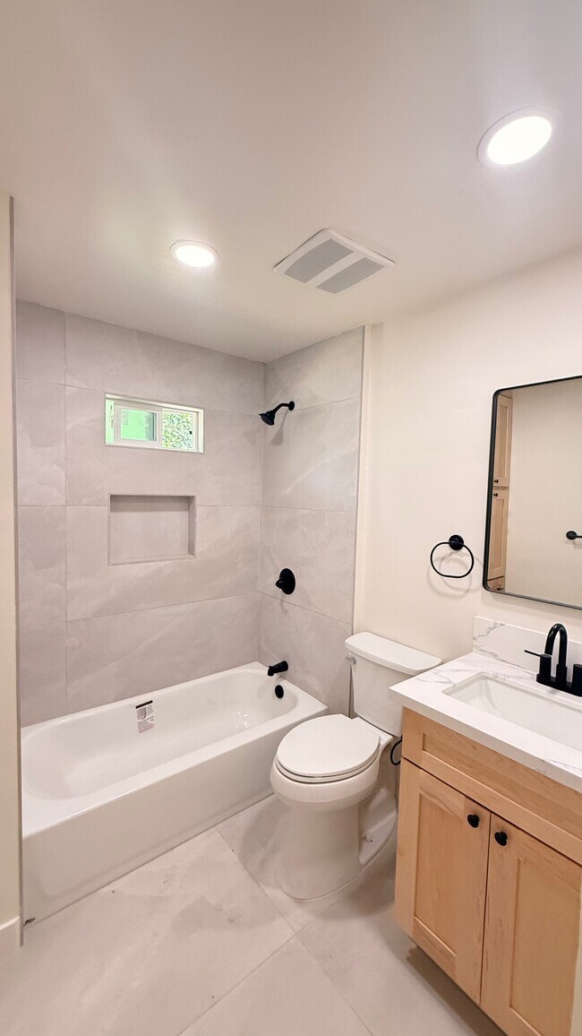 Foto del edificio - 288 Homer Ave