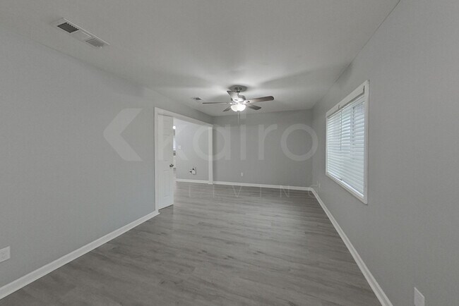 Foto del edificio - 230 E Colonial Dr