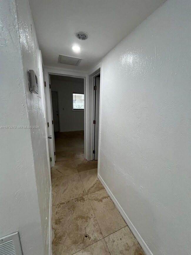 Building Photo - 1856 NE 46th St