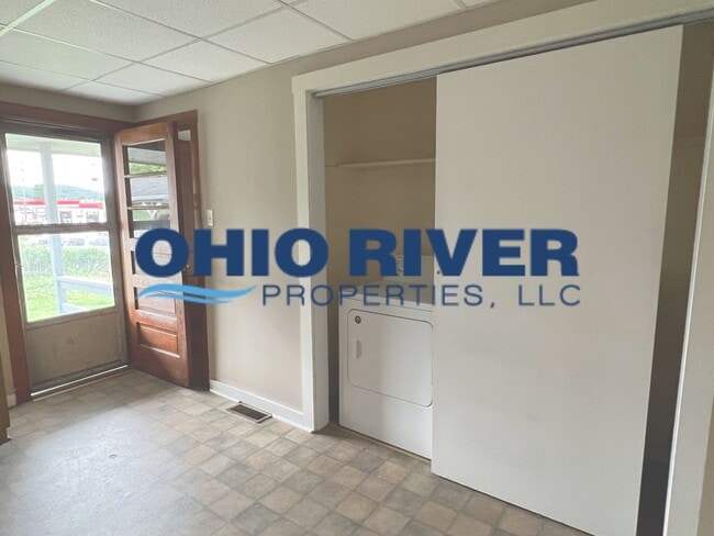 Building Photo - 118 3rd St