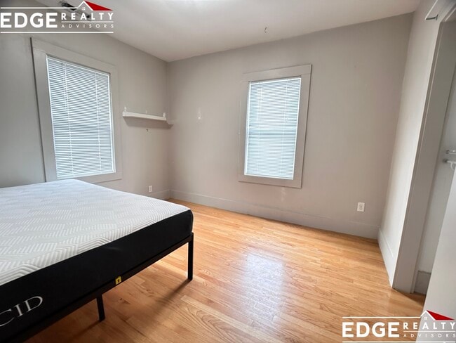 Foto del edificio - 21 Greylock Rd