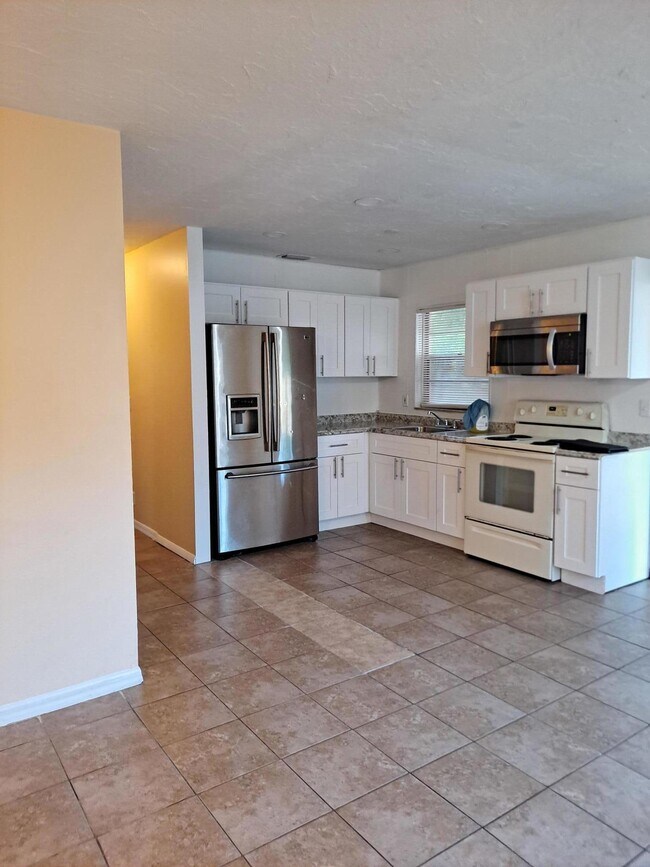 Building Photo - 211 N 39th St