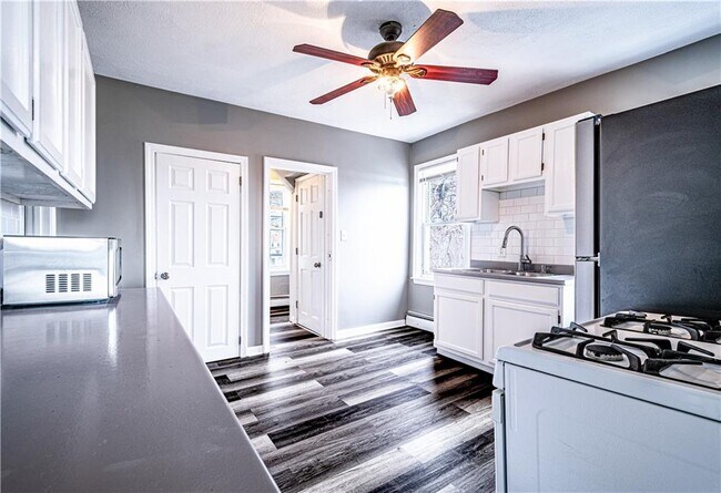 Foto del edificio - 216 Maplewood Ave