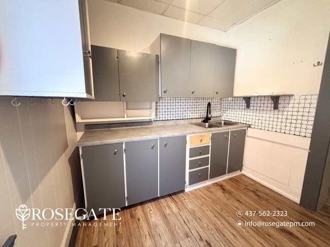 Building Photo - All-Inclusive 2-Bedroom + Den Semi-Detached Home with 4 Parking Spaces – Barrie