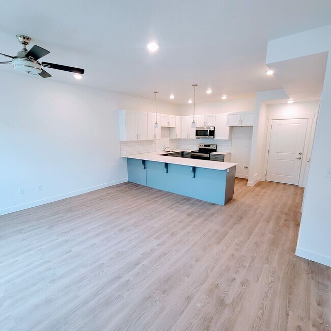 Foto del edificio - Stunning Townhome!