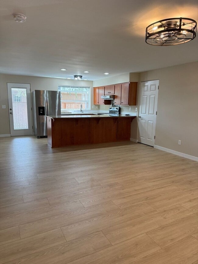 Building Photo - 870 Spurlock St