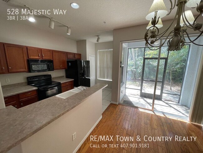 Building Photo - 528 Majestic Way