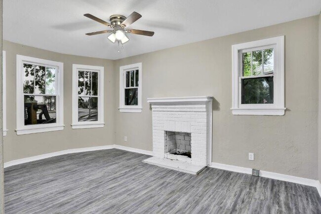 Foto del edificio - 2227 Blanding Blvd
