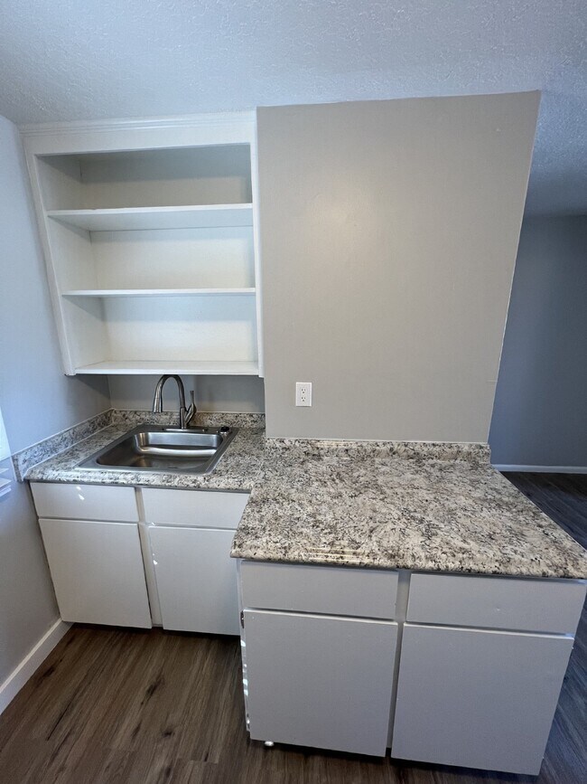 Foto del edificio - Cute Cottage Style 1 Bedroom Duplex