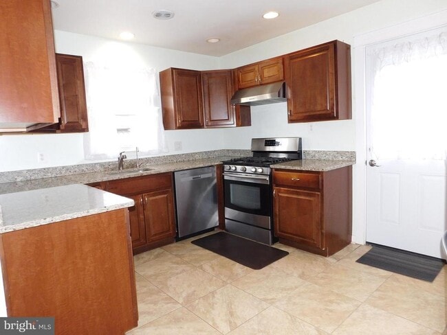 Building Photo - 8428 Aubrey Dr