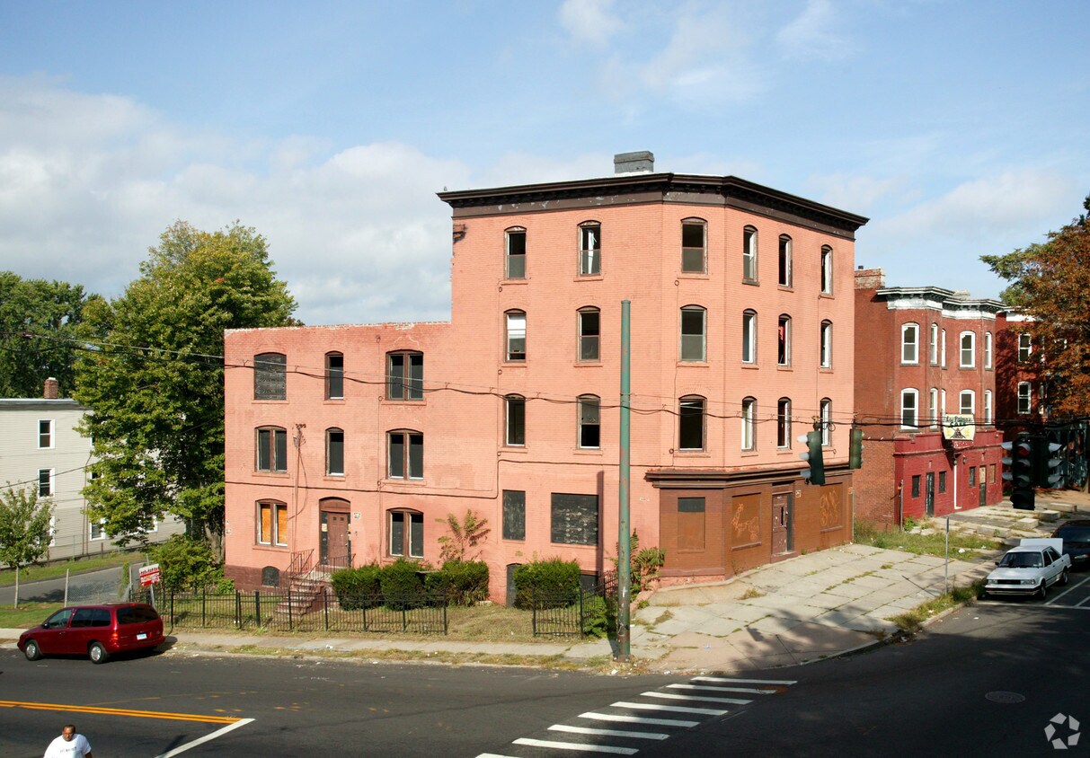 Zion St Apartments - 445-447 Zion St