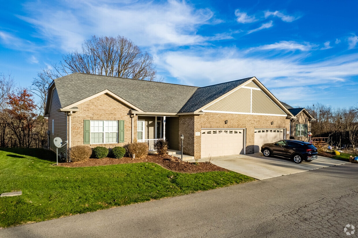 Woodridge Villas Apartments in Aliquippa, PA