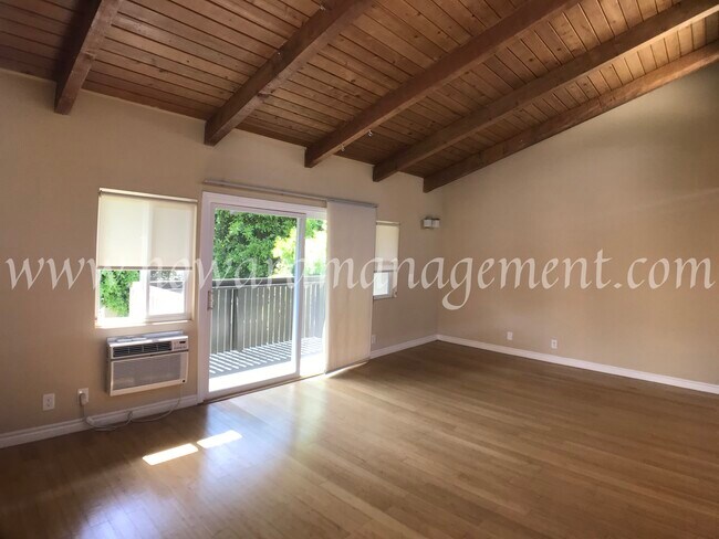 Foto del edificio - 4806 Hollow Corner Rd