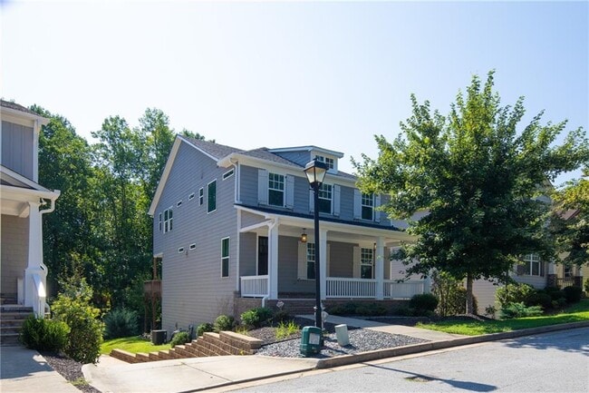 Building Photo - 1382 Custer Ave SE