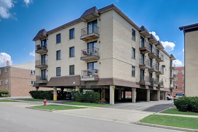 Building Photo - 9815 Lawrence Ct