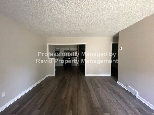 Building Photo - 2763 Dalewood Ave