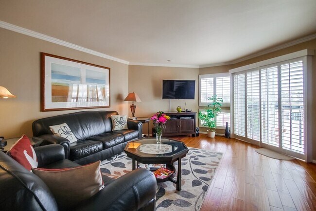 Building Photo - Furnished/ Unfurnished Beach Rental- 2 Master Suites - Roof Top Deck- Gated parking