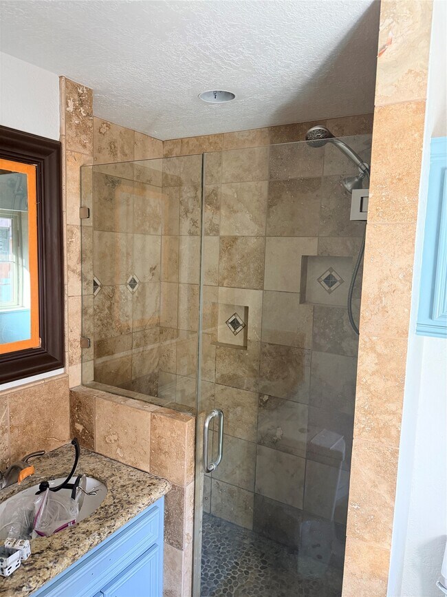 Building Photo - 1906 Shadow Bend Dr