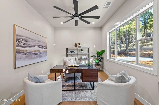 Foto del edificio - 1183 N Worthington Pl