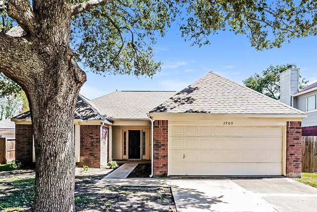Building Photo - 3909 Spring Meadow Dr