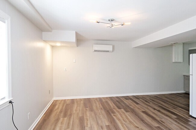 Foto del edificio - Pet-Friendly Fry's Spring Basement Apartment