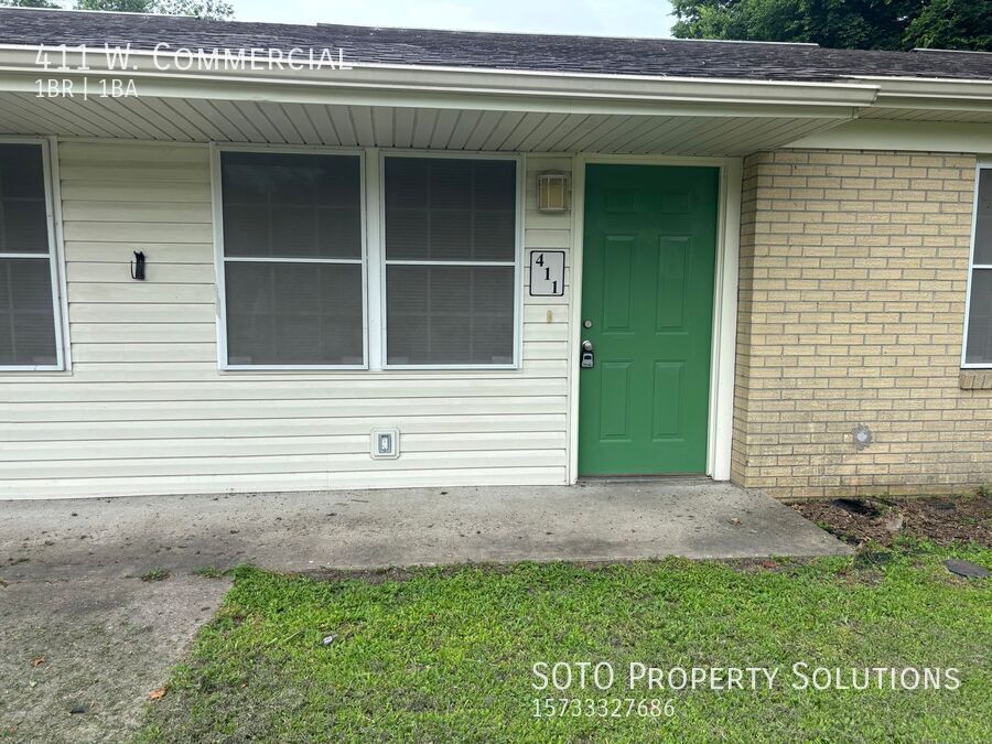 Foto principal - 411 W. Commercial-