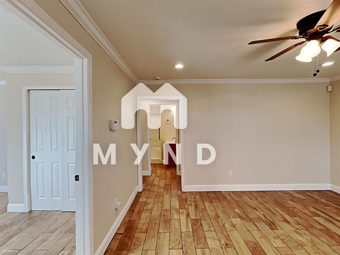 2 br, 1 bath House 121 W 10th St House Rental in Stockton, CA