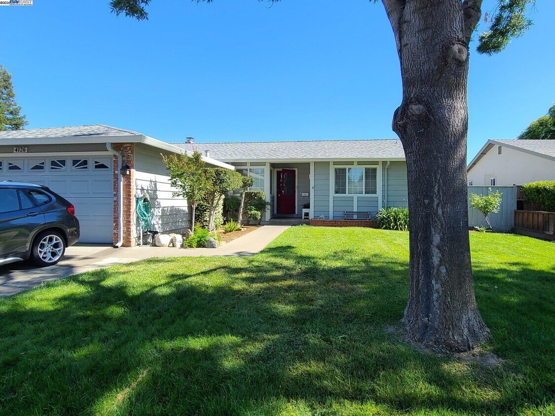 Foto principal - 4126 Francisco St