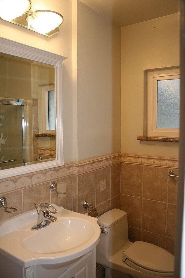 Foto del edificio - 5 bedroom in San Leandro CA 94577