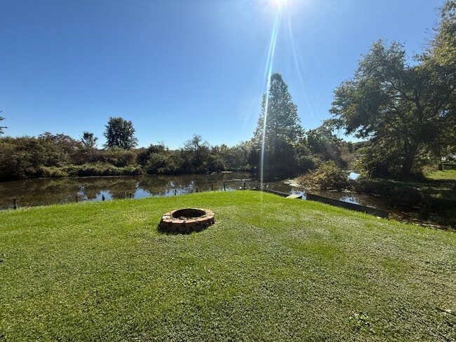 Building Photo - 110 Dotson Dr